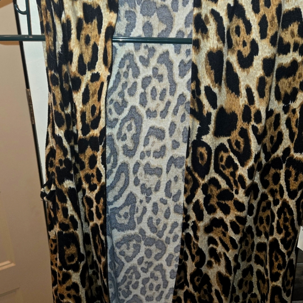 Leopard sleeveless cardigan